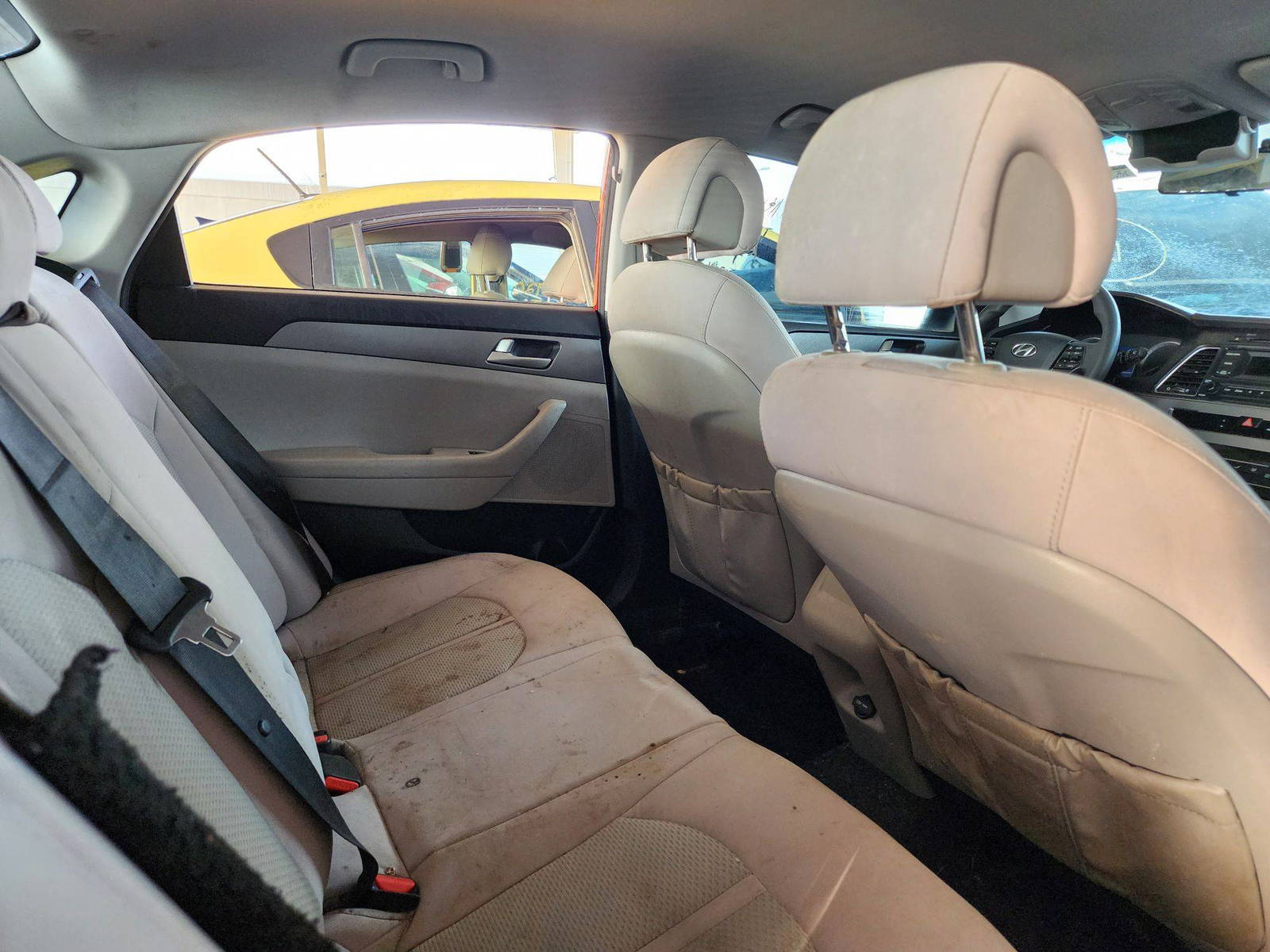 2015 HYUNDAI SONATA — 102122 Miles — Lot 46400904 — Souq - Marhaba Auctions Used Cars - Image 4