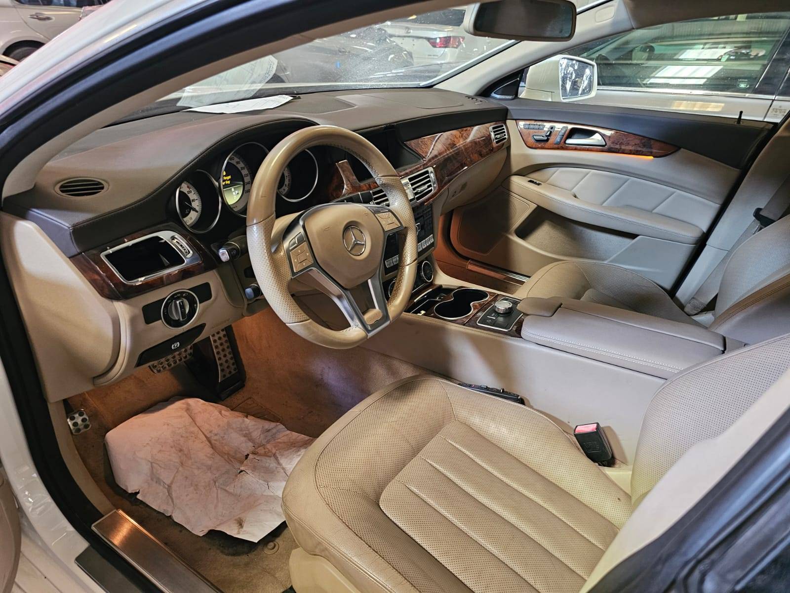 2014 MERCEDES BENZ CLS 550 — 164352 KM — Lot EA128877 — Main - Marhaba Auctions Used Cars - Image 8