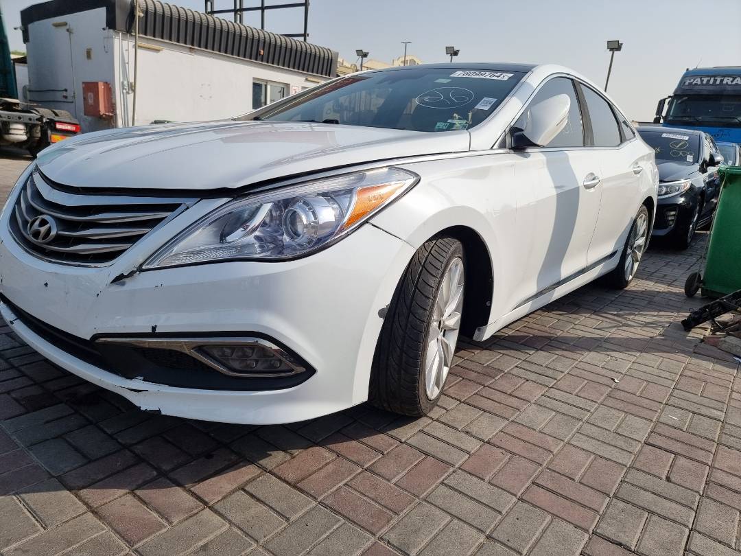 2015 HYUNDAI AZERA — 117489 Miles — Lot 448378 — Ind. 12 - Marhaba Auctions Used Cars - Image 4
