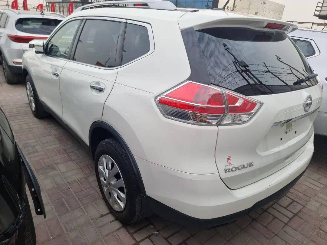 NISSAN ROGUE