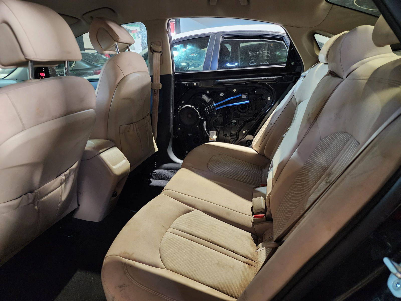 2015 HYUNDAI SONATA — 175747 Miles — Lot 41073394 — Al Quoz - Marhaba Auctions Used Cars - Image 3
