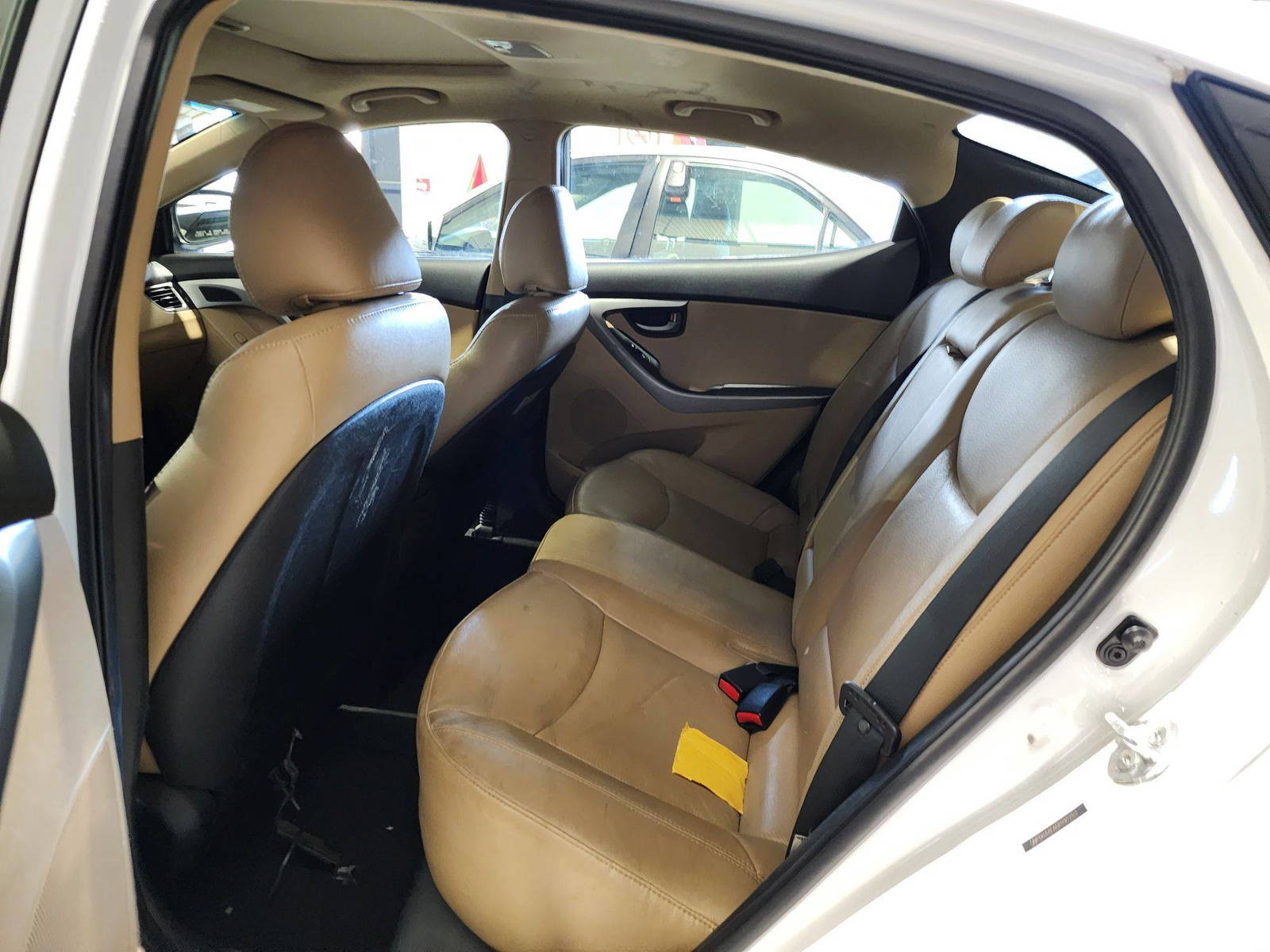 2013 HYUNDAI ELANTRA — 197743 Miles — Lot 82132014 — Al Quoz - Marhaba Auctions Used Cars - Image 7