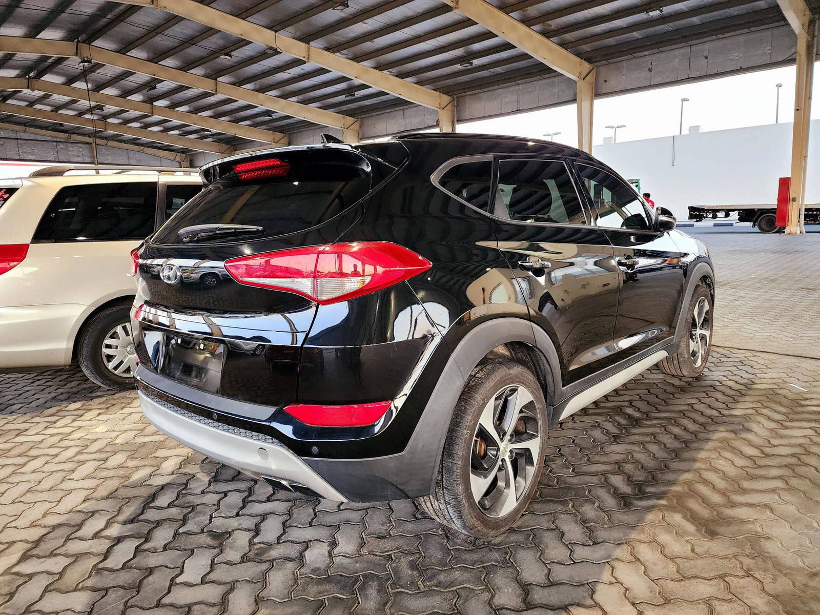 2018 HYUNDAI TUCSON — 147059 Miles — Lot 60511094 — Souq - Marhaba Auctions Used Cars - Image 3