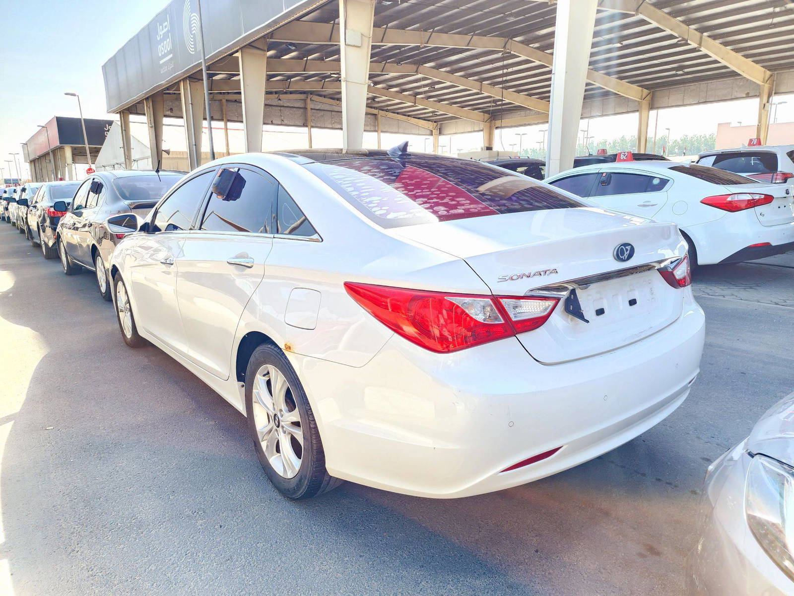 2010 HYUNDAI SONATA — 203790 KM — Lot AA101149 — Souq - Marhaba Auctions Used Cars - Image 3