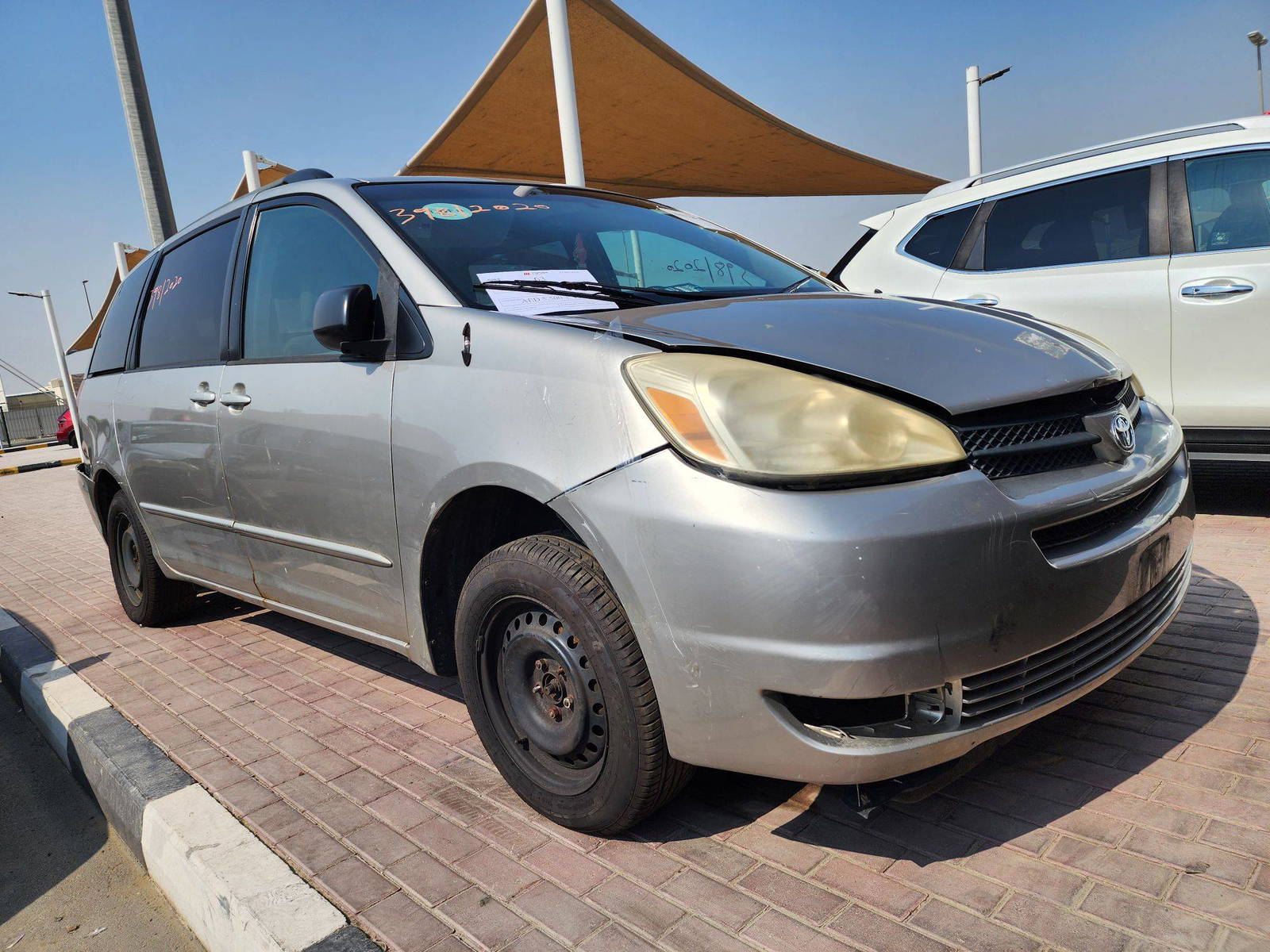 2005 TOYOTA SIENNA — 185281 Miles — Lot 39812020 — Souq - Marhaba Auctions Used Cars - Image 5