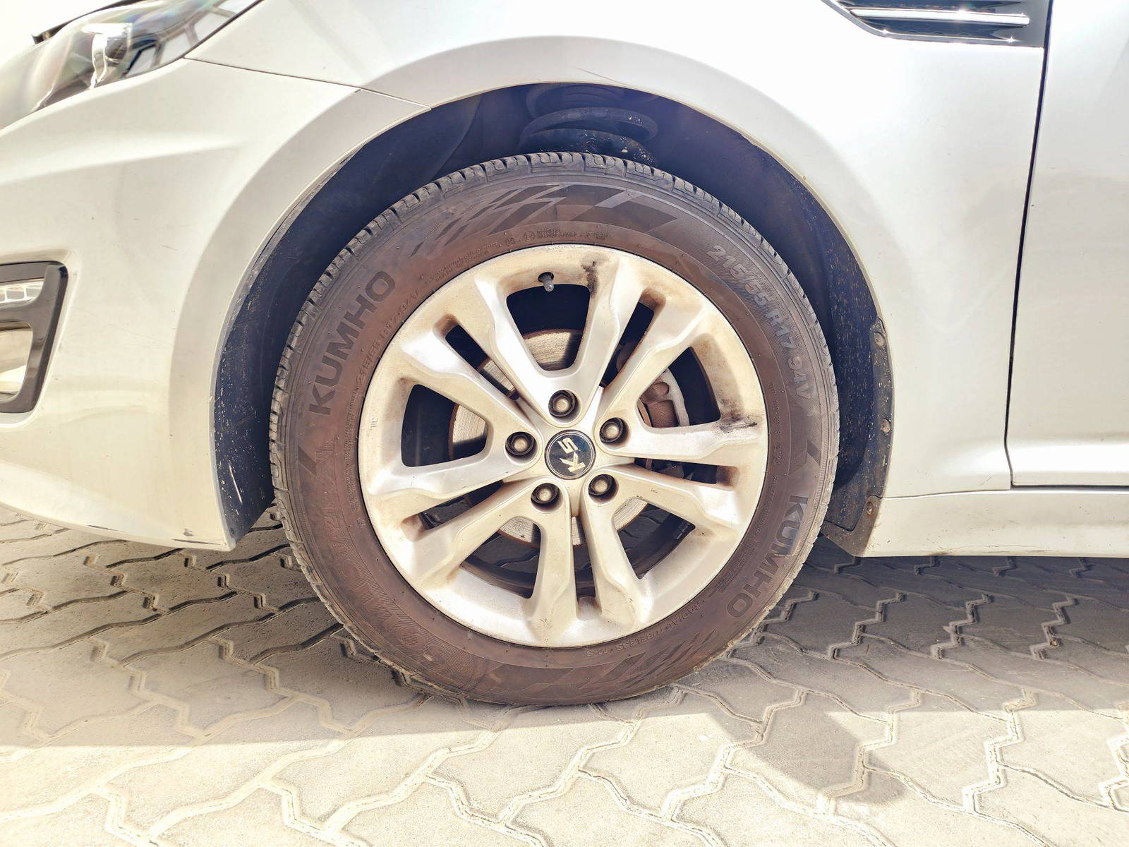 2011 KIA K5 — 244083 KM — Lot 001928 — Souq - Marhaba Auctions Used Cars - Image 10