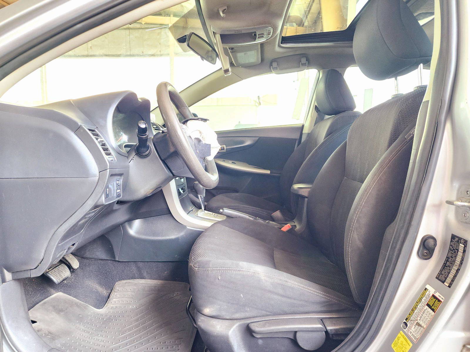 2012 TOYOTA COROLLA — 170652 Miles — Lot 87131774 — Souq - Marhaba Auctions Used Cars - Image 9