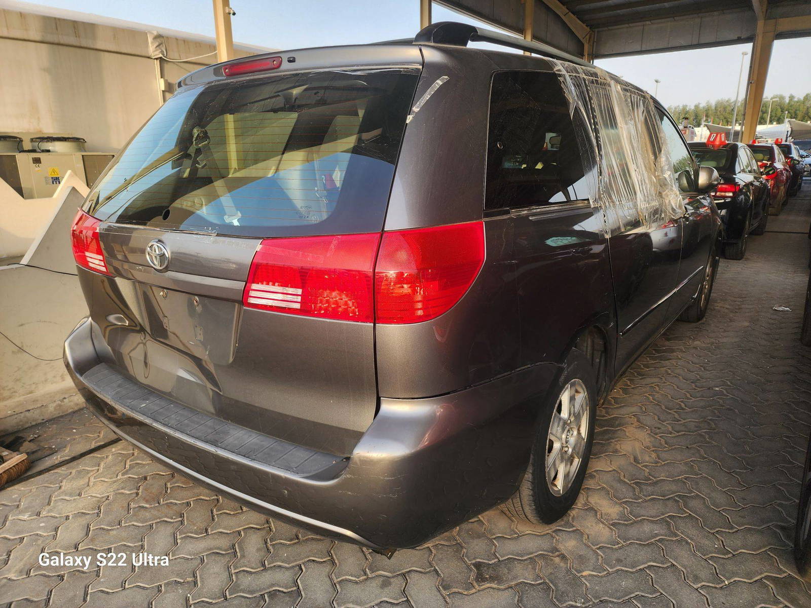 2004 TOYOTA SIENNA — 206170 Miles — Lot 38458957 - Marhaba Auctions Used Cars - Image 3