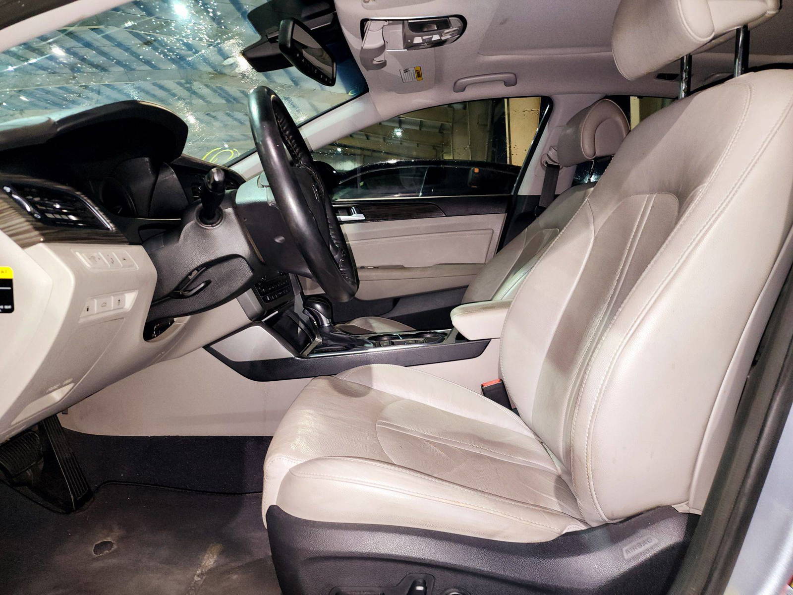 2015 HYUNDAI SONATA — 126785 Miles — Lot 81982334 — Souq - Marhaba Auctions Used Cars - Image 9