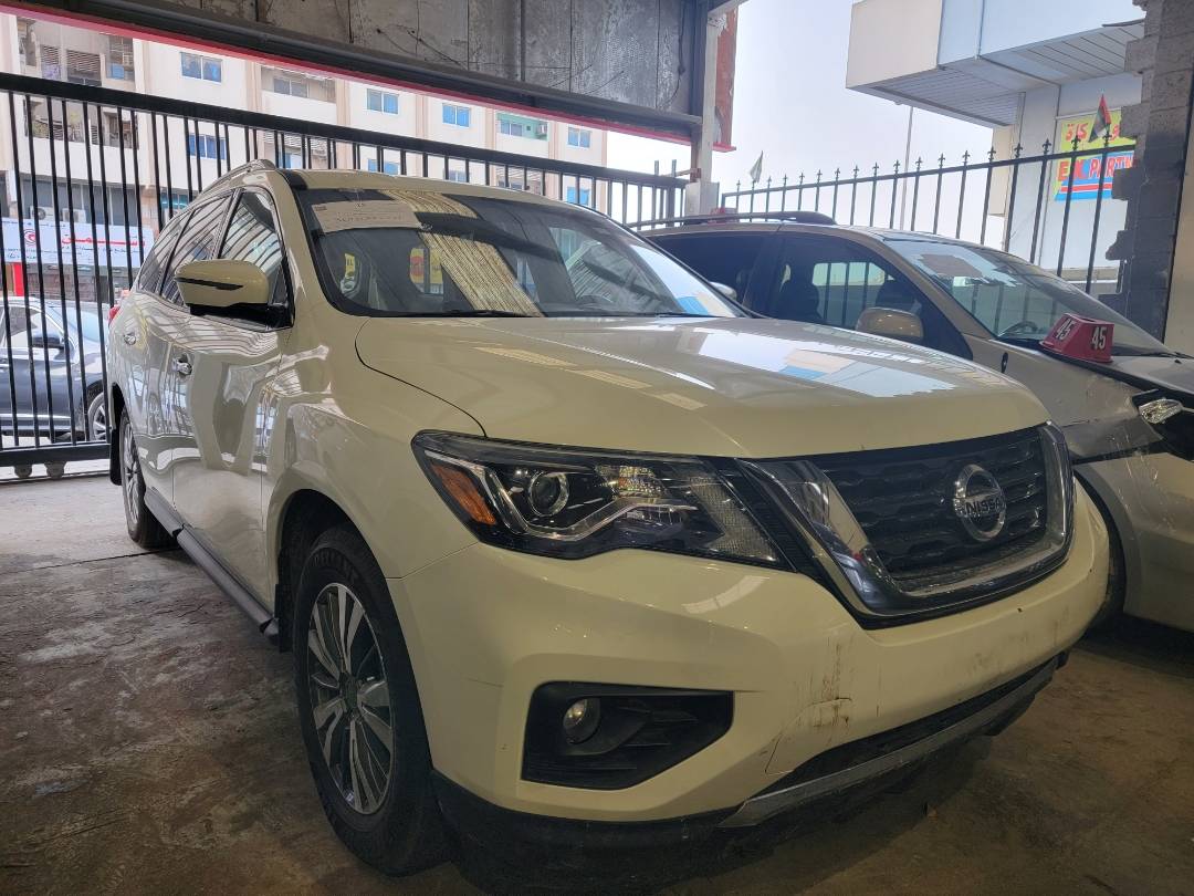 2017 NISSAN PATHFINDER — 179635 Miles — Lot 7HC635957 — Main - Marhaba Auctions Used Cars - Image 4