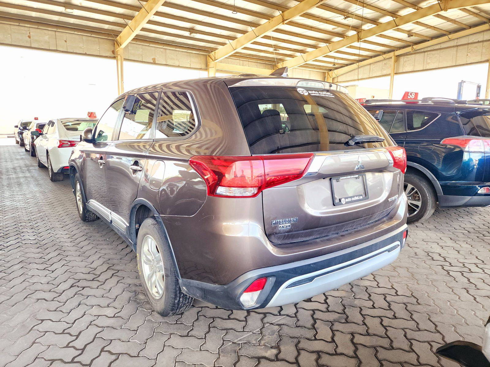 2019 MITSUBISHI OUTLANDER — 102070 KM — Lot 602974 — Main - Marhaba Auctions Used Cars - Image 3
