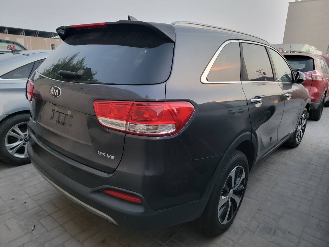 2016 KIA SORENTO — 166928 Miles — Lot 53GG137415 — Souq - Marhaba Auctions Used Cars - Image 3