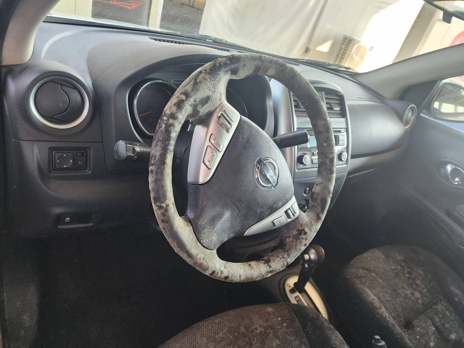 2016 NISSAN VERSA — 123580 Miles — Lot 37142147 - Marhaba Auctions Used Cars - Image 4