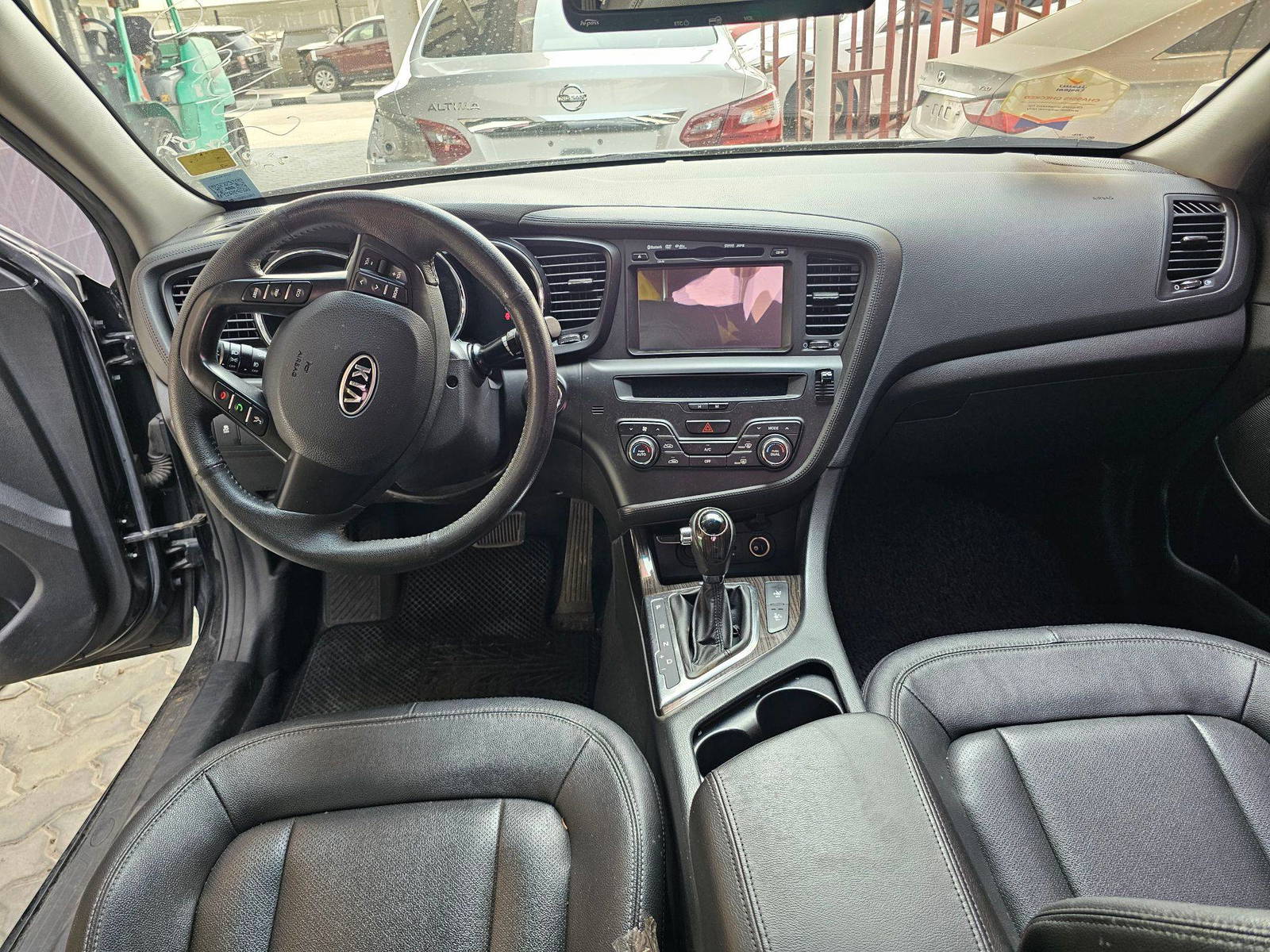 2011 KIA K5 — 137204 KM — Lot 167260 — Souq - Marhaba Auctions Used Cars - Image 7