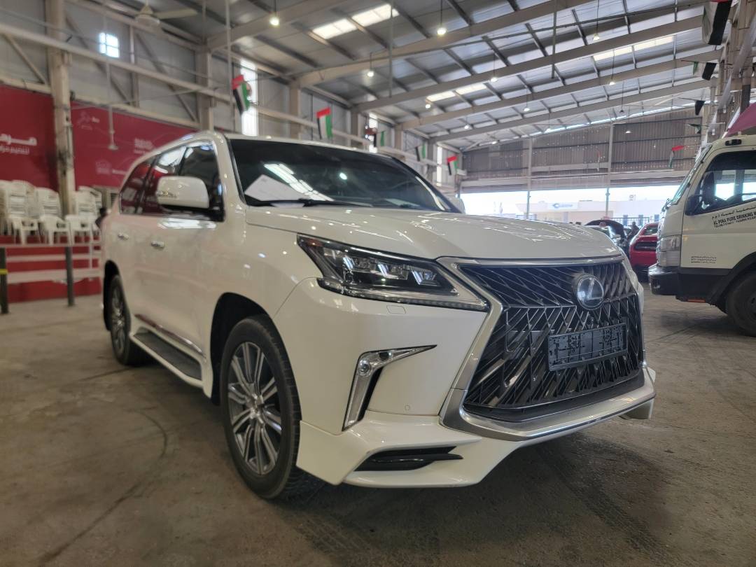 2016 LEXUS LX 570 — 118253 KM — Lot 4G4215610 — Main - Marhaba Auctions Used Cars - Image 4