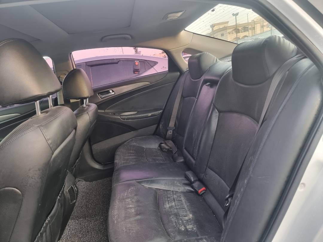 2012 HYUNDAI SONATA — 226199 KM — Lot 013289 — Souq - Marhaba Auctions Used Cars - Image 7