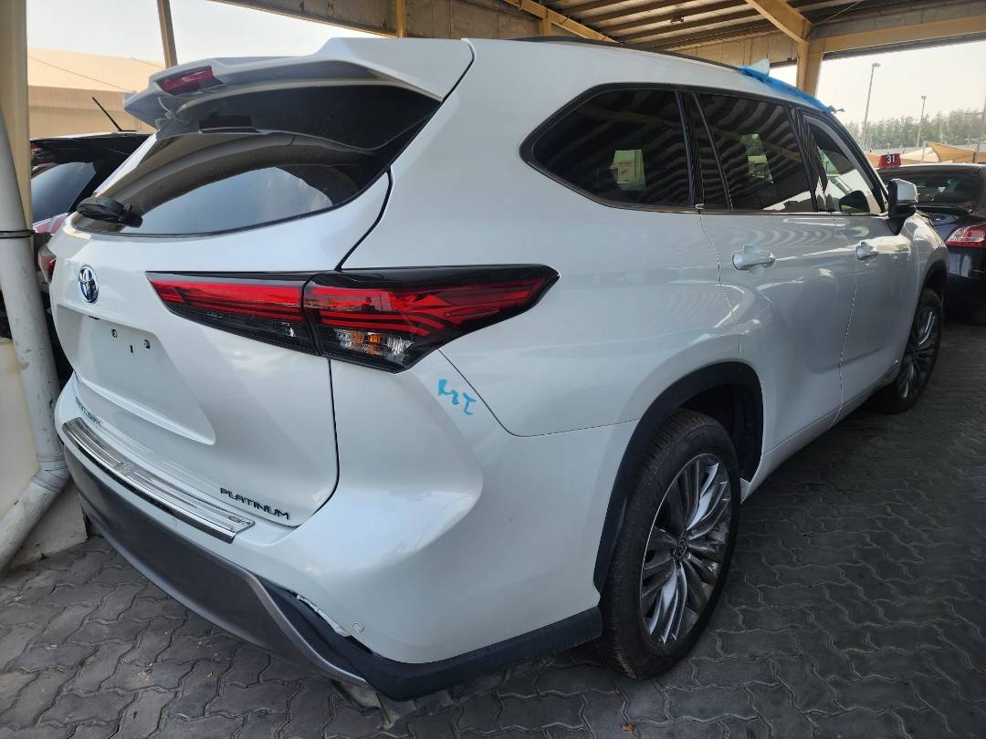 2022 TOYOTA HIGHLANDER — 38760 Miles — Lot 76685913 — Souq - Marhaba Auctions Used Cars - Image 9