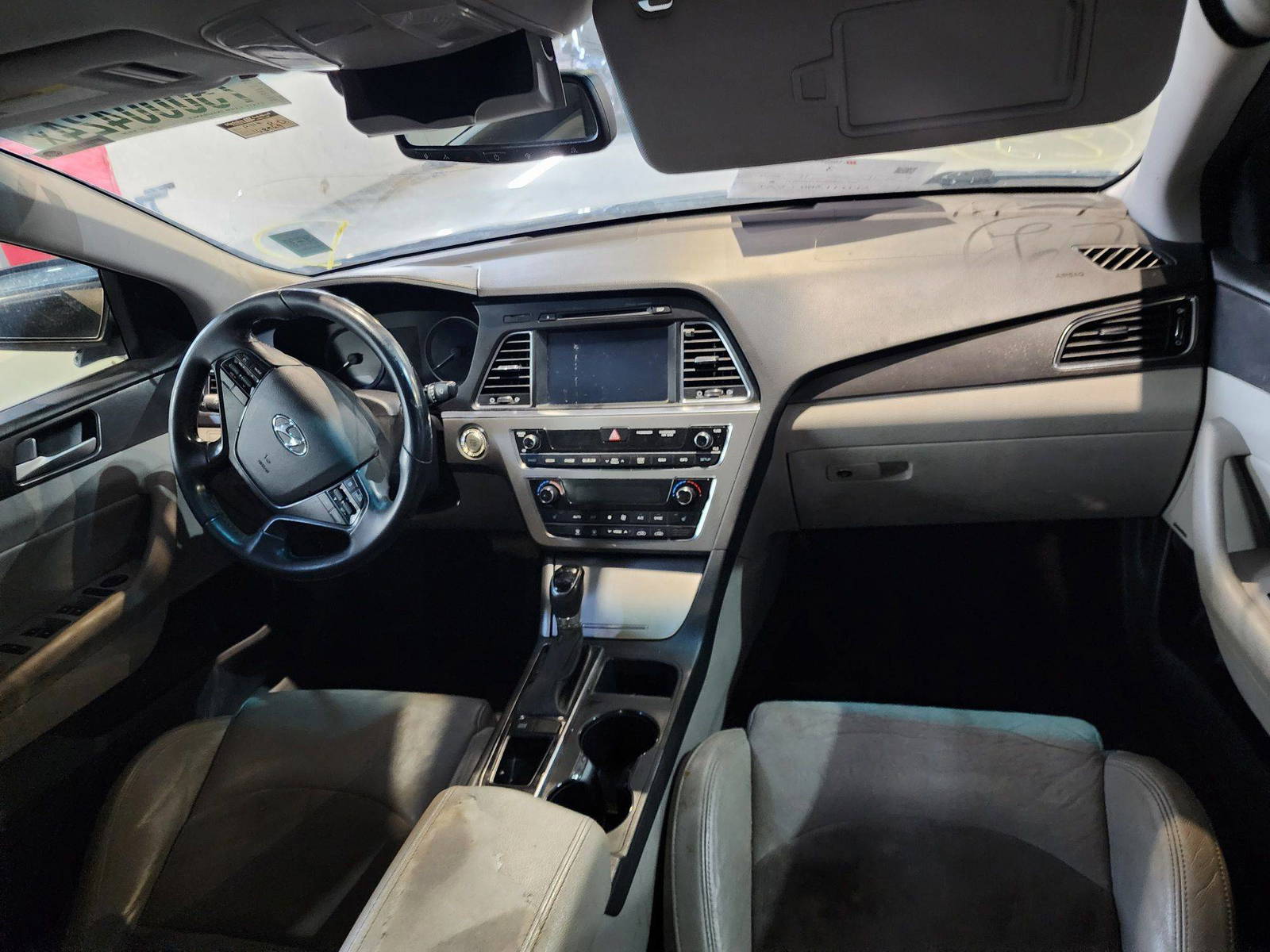 2015 HYUNDAI SONATA — 168949 Miles — Lot 94537 — Al Quoz - Marhaba Auctions Used Cars - Image 8