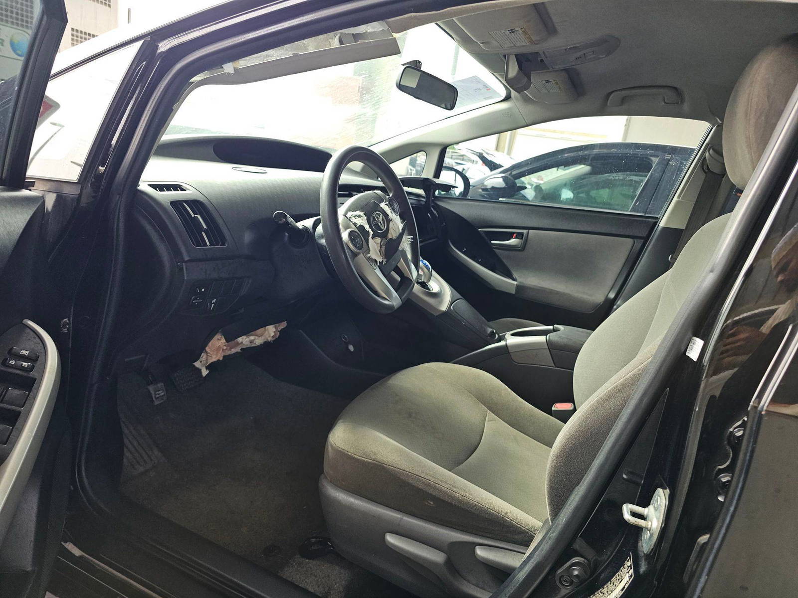 2015 TOYOTA PRIUS — 238940 Miles — Lot 1916590 — Souq - Marhaba Auctions Used Cars - Image 8