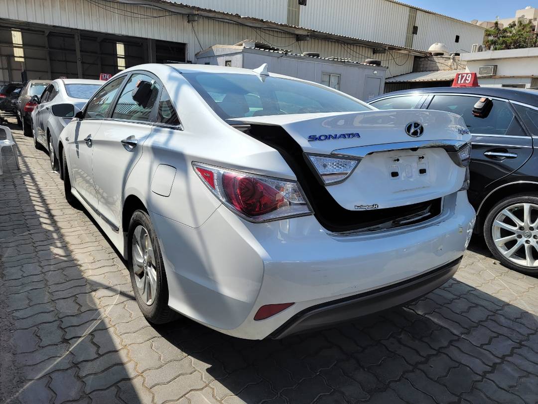 2014 HYUNDAI SONATA — 288209 KM — Lot 12113530 — Main - Marhaba Auctions Used Cars - Image 3
