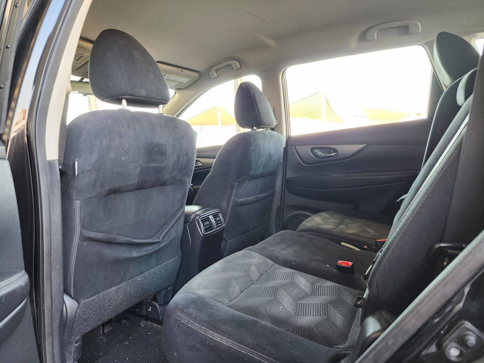 2015 NISSAN ROGUE — 274929 KM — Lot 77254273 — Souq - Marhaba Auctions Used Cars - Image 6