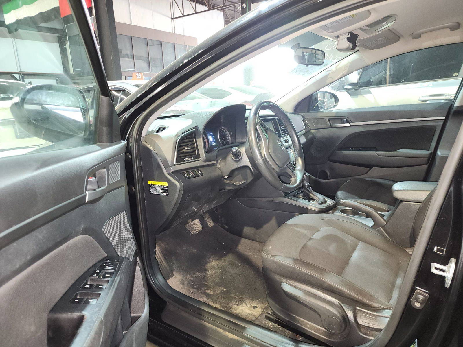2018 HYUNDAI ELANTRA — 107517 KM — Lot 12269052 — Main - Marhaba Auctions Used Cars - Image 9