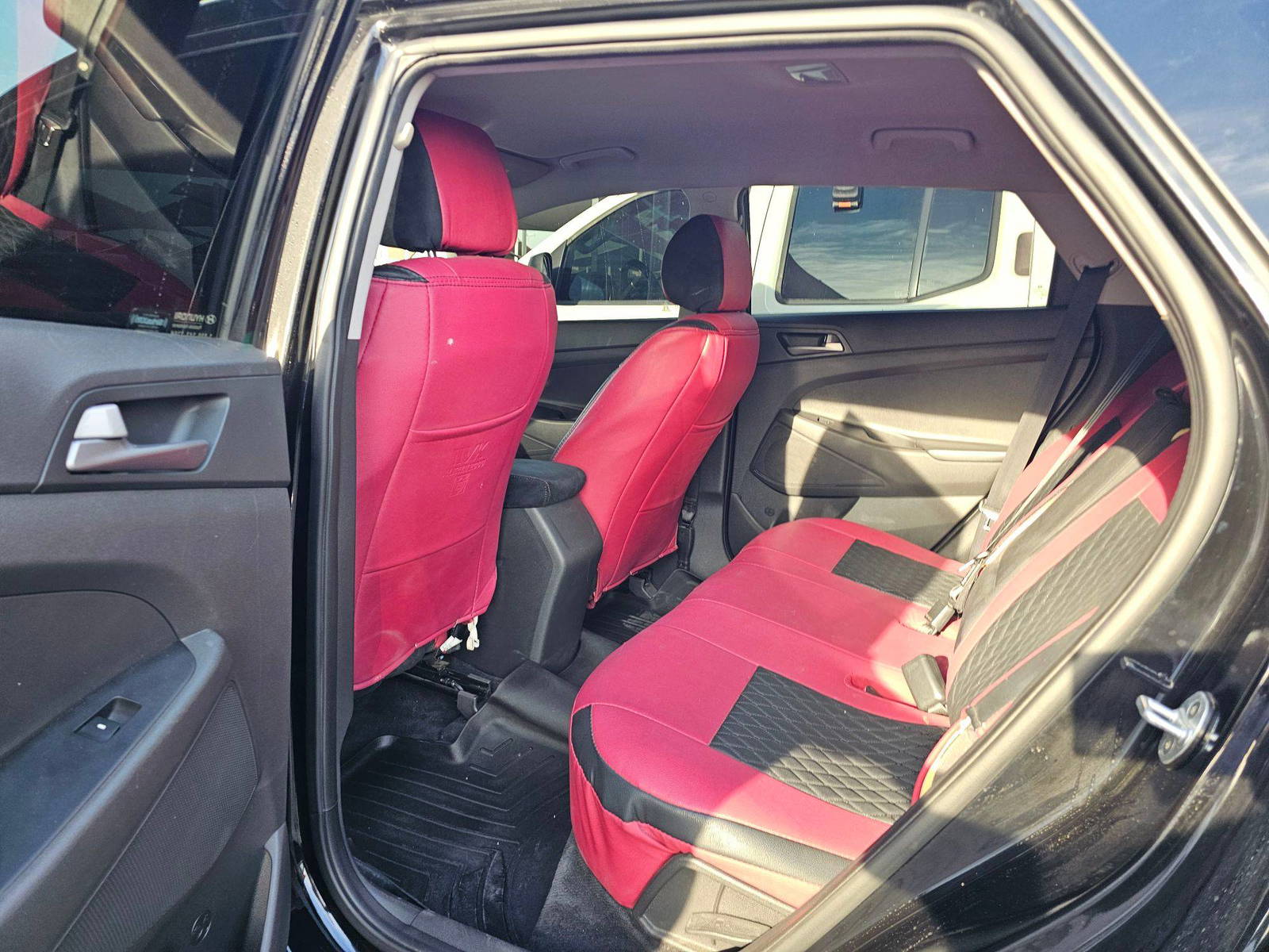 HYUNDAI TUCSON 2017 - Marhaba Auction Used Cars - Image 6