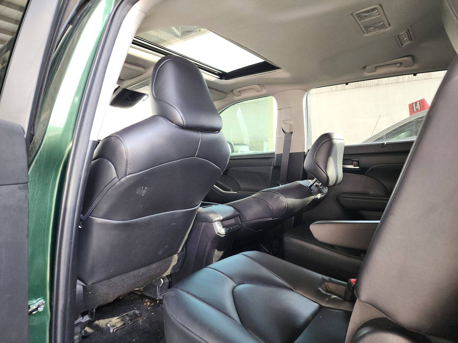 2023 TOYOTA HIGHLANDER — 90292 Miles — Lot 500504 — Main - Marhaba Auctions Used Cars - Image 6
