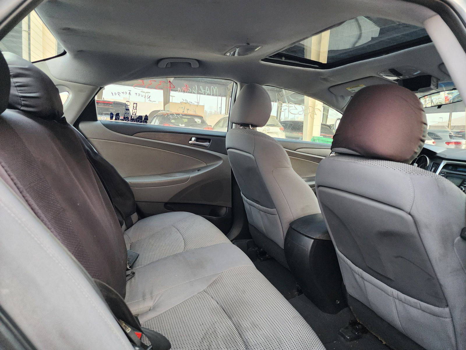 2011 HYUNDAI SONATA — 166676 Miles — Lot 38837591 — Souq - Marhaba Auctions Used Cars - Image 4