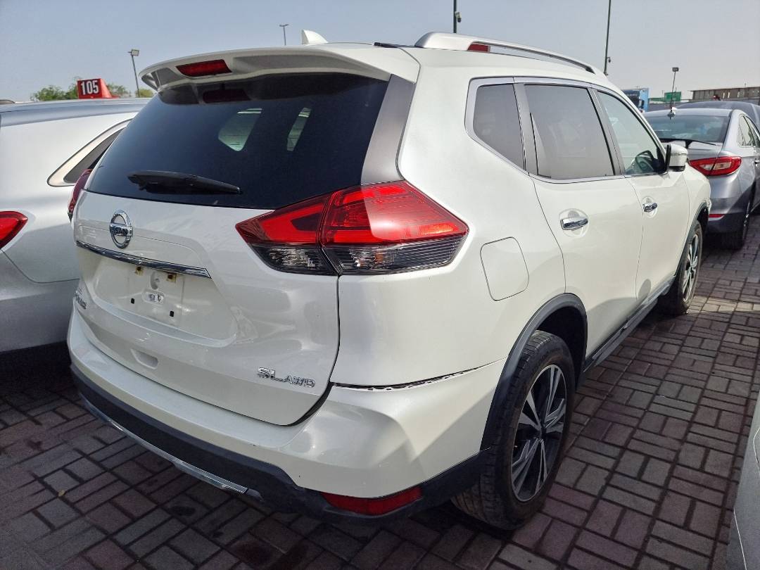 2017 NISSAN ROGUE — 96774 Miles — Lot 125487 — Souq - Marhaba Auctions Used Cars - Image 5