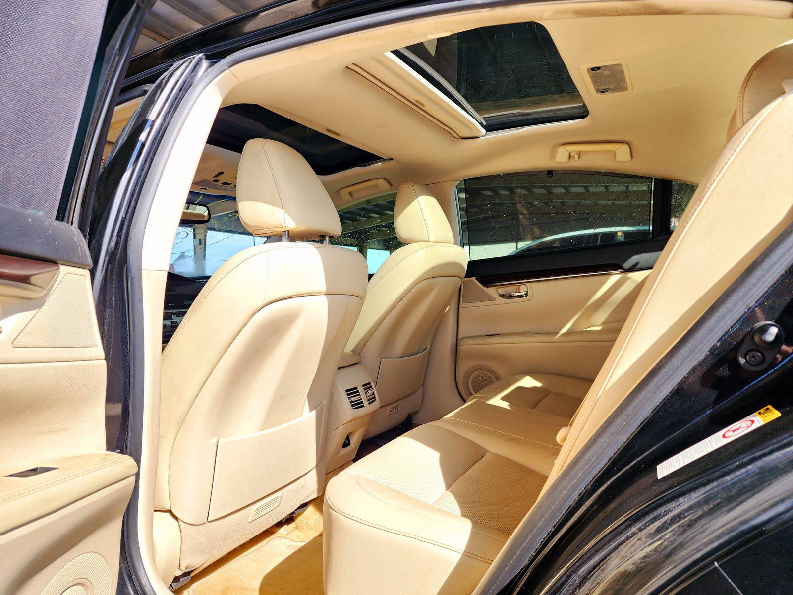 2013 LEXUS ES 350 — 142787 Miles — Lot 70507324 — Souq - Marhaba Auctions Used Cars - Image 6