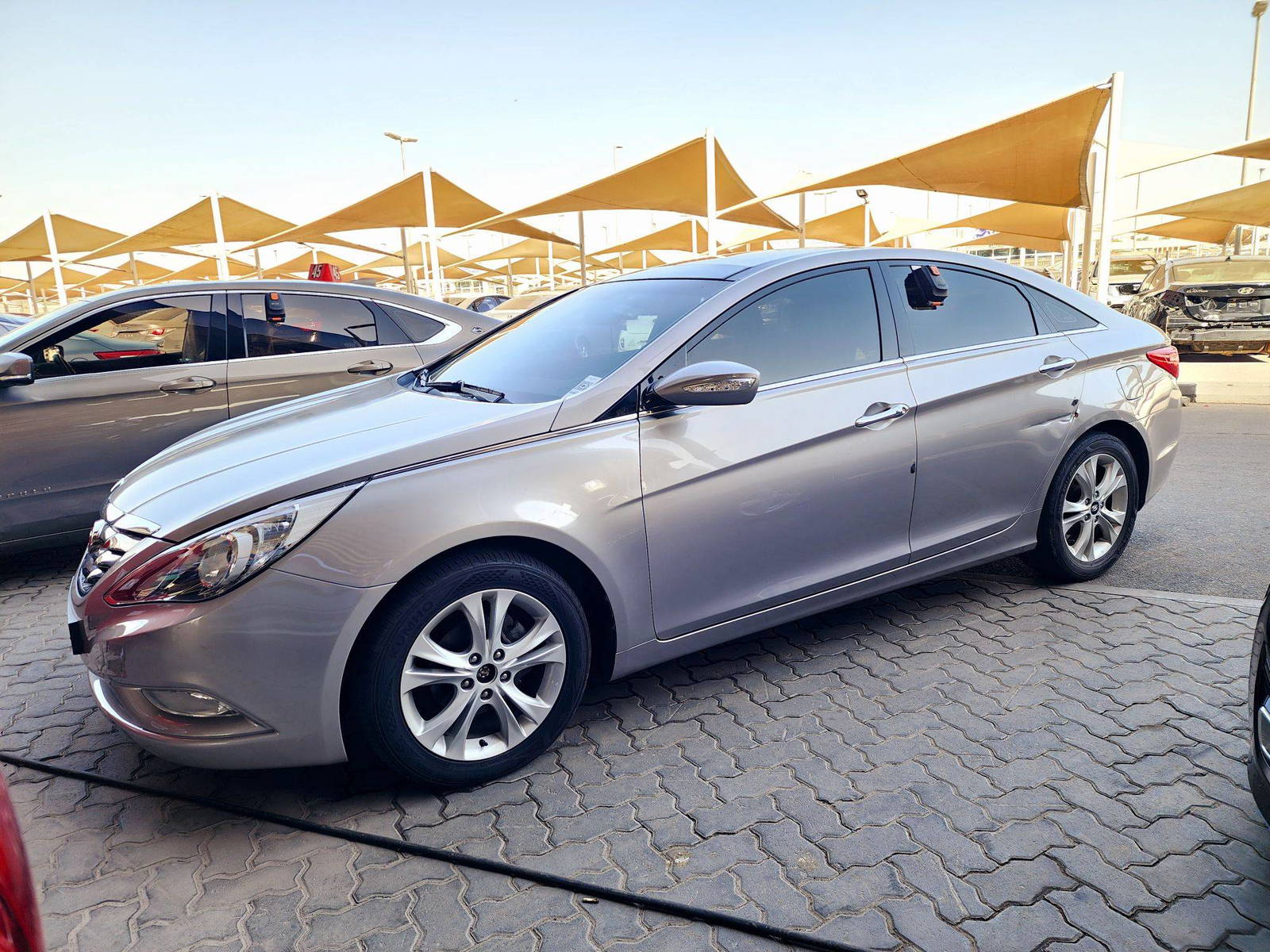 2010 HYUNDAI SONATA — 116799 KM — Lot AA021221 — Souq - Marhaba Auctions Used Cars - Image 5