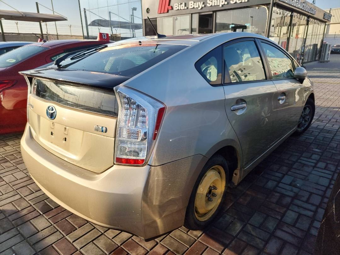 2010 TOYOTA PRIUS — 174575 Miles — Lot 215478 — Ind. 12 - Marhaba Auctions Used Cars - Image 4