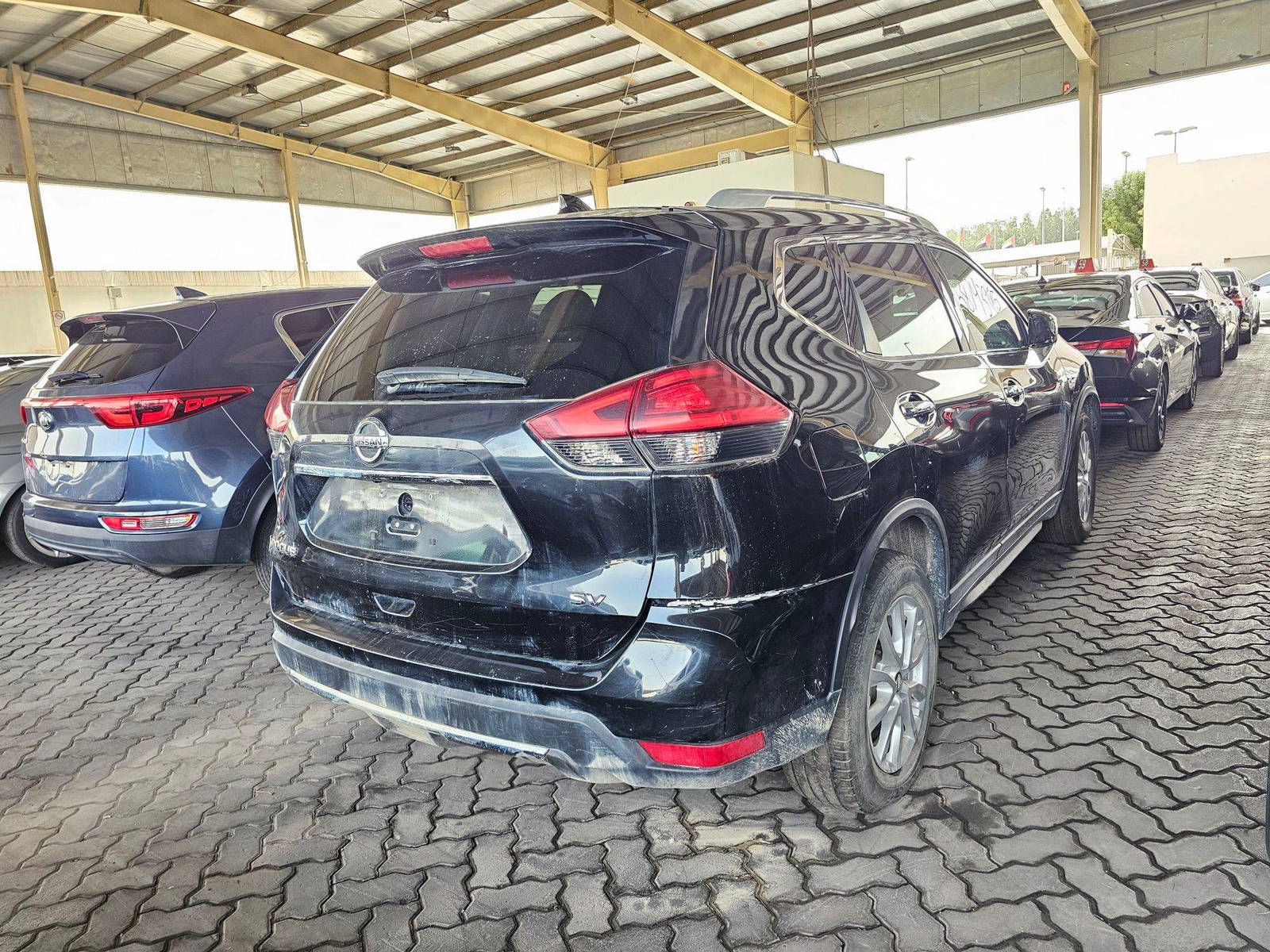 2017 NISSAN ROGUE — 164743 Miles — Lot T5HC812525 — Souq - Marhaba Auctions Used Cars - Image 3