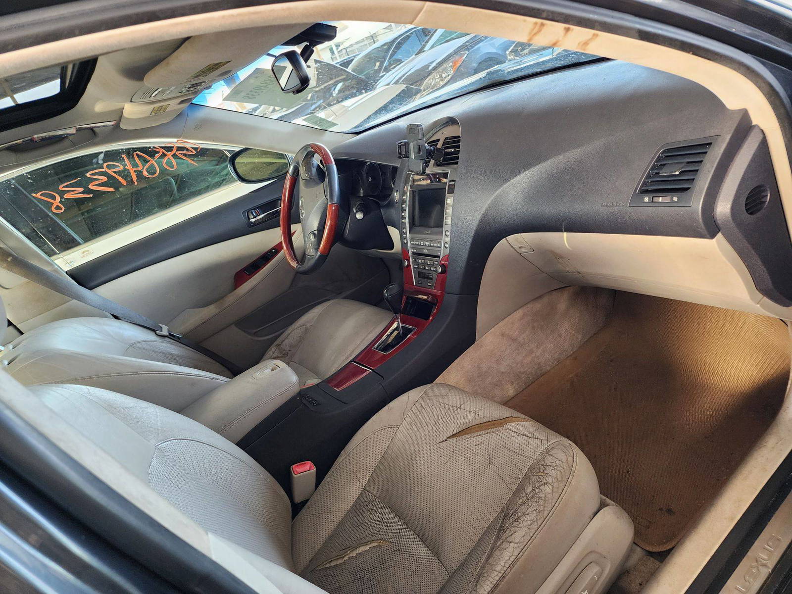 2009 LEXUS ES 350 — 216124 Miles — Lot 38849338 — Souq - Marhaba Auctions Used Cars - Image 7