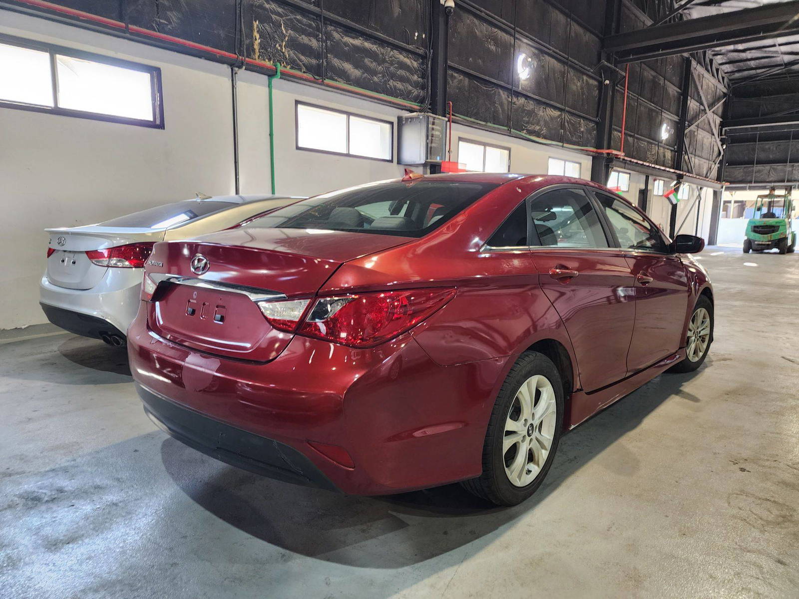 2014 HYUNDAI SONATA — 144881 Miles — Lot 29723 — Al Quoz - Marhaba Auctions Used Cars - Image 5