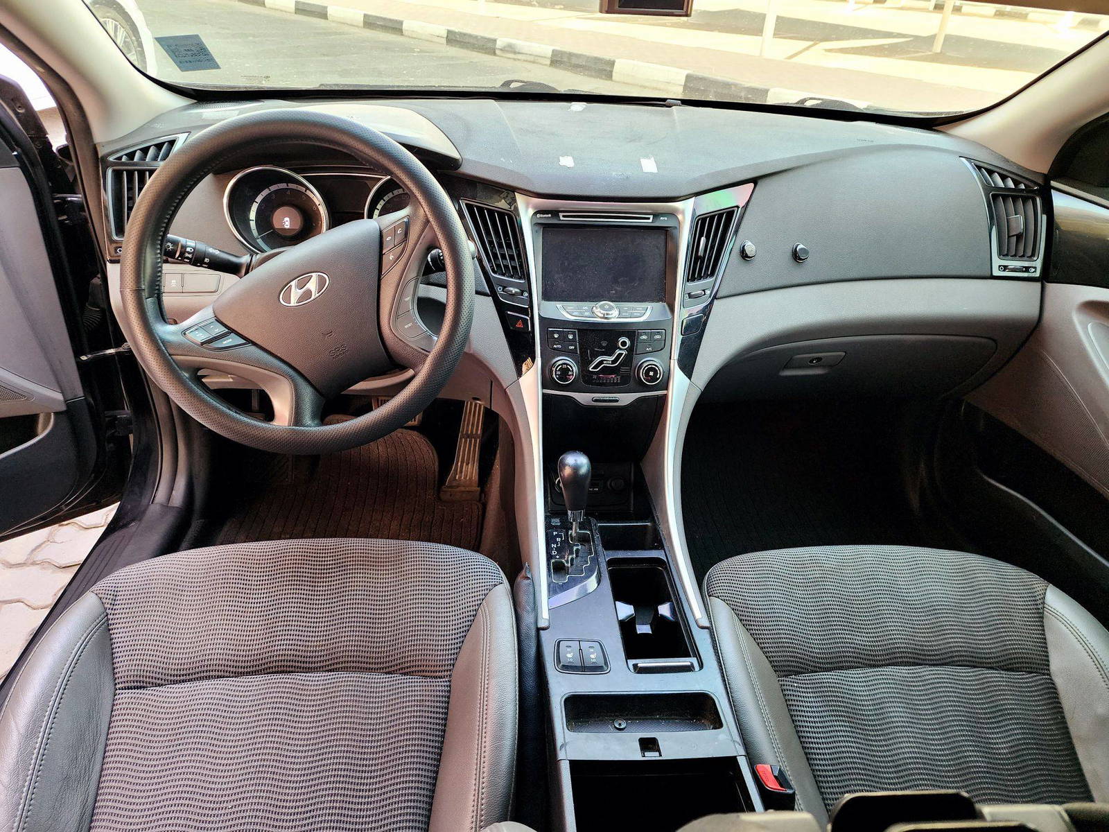 2010 HYUNDAI SONATA — 222066 KM — Lot 077766 — Souq - Marhaba Auctions Used Cars - Image 7