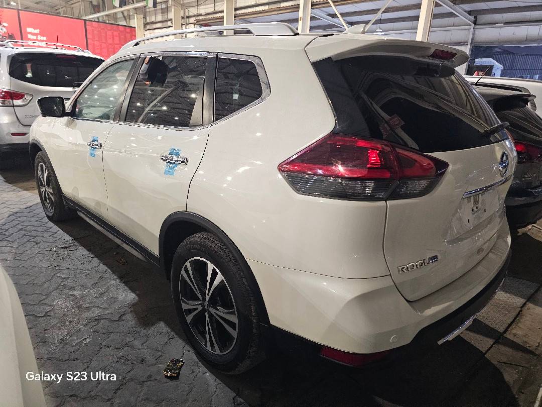 NISSAN ROGUE