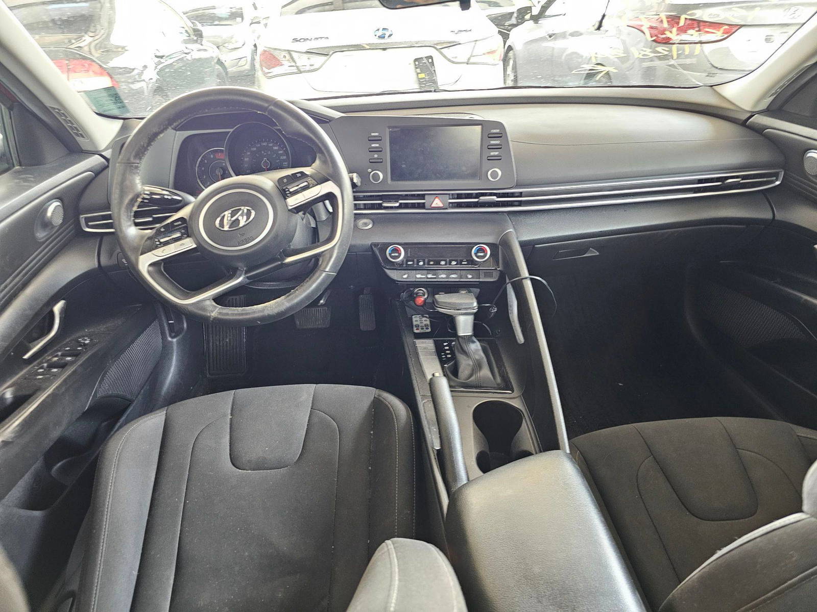 2022 HYUNDAI ELANTRA — 150977 KM — Lot 12168680 — Souq - Marhaba Auctions Used Cars - Image 7