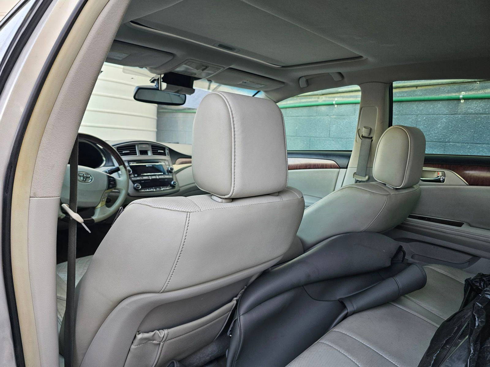 TOYOTA AVALON 2012 - Marhaba Auction Used Cars - Image 7