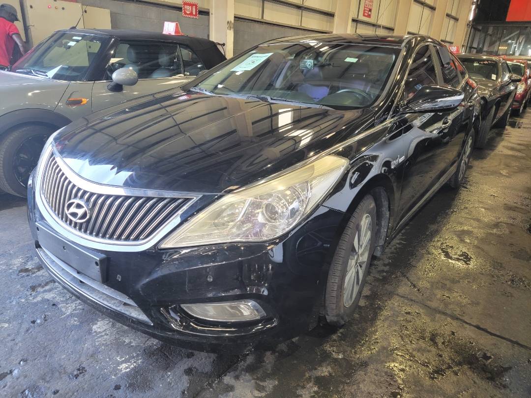 2015 HYUNDAI GRANDEUR — 317748 KM — Lot FA008130 — Main - Marhaba Auctions Used Cars - Image 3