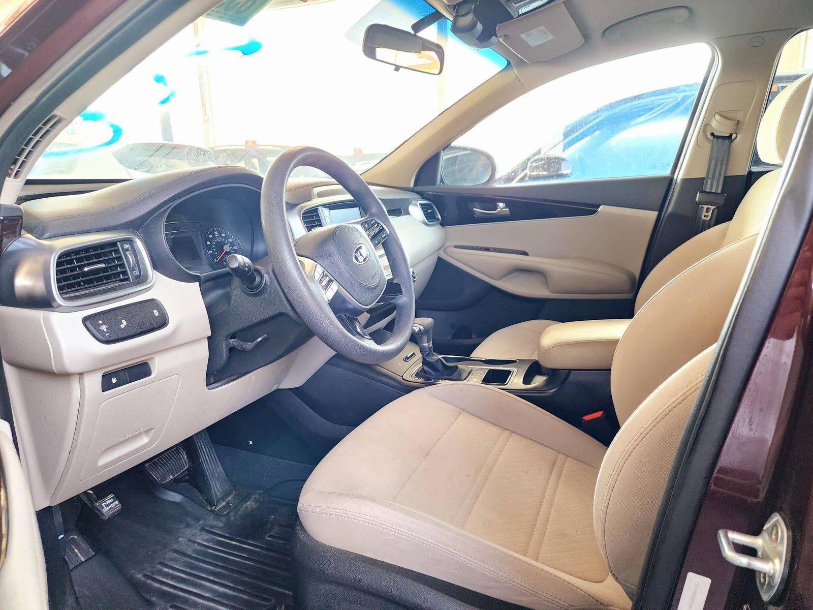 2019 KIA SORENTO — 115552 Miles — Lot KG507430 — Souq - Marhaba Auctions Used Cars - Image 8