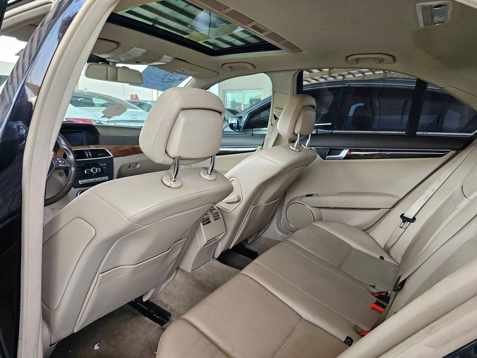2012 MERCEDES BENZ C-250 — 165486 Miles — Lot HB1CA629328 — Souq - Marhaba Auctions Used Cars - Image 6