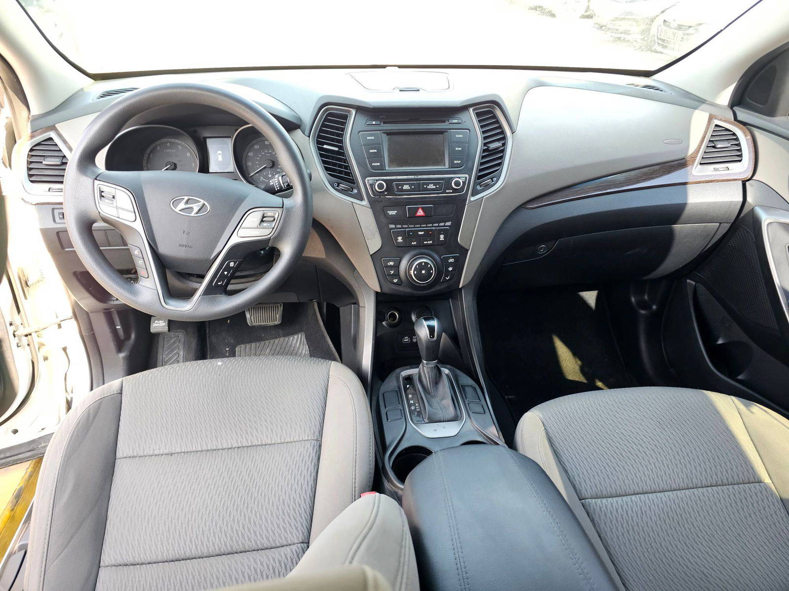 2017 HYUNDAI SANTA FE — 147719 Miles — Lot HG393435 — Souq - Marhaba Auctions Used Cars - Image 8