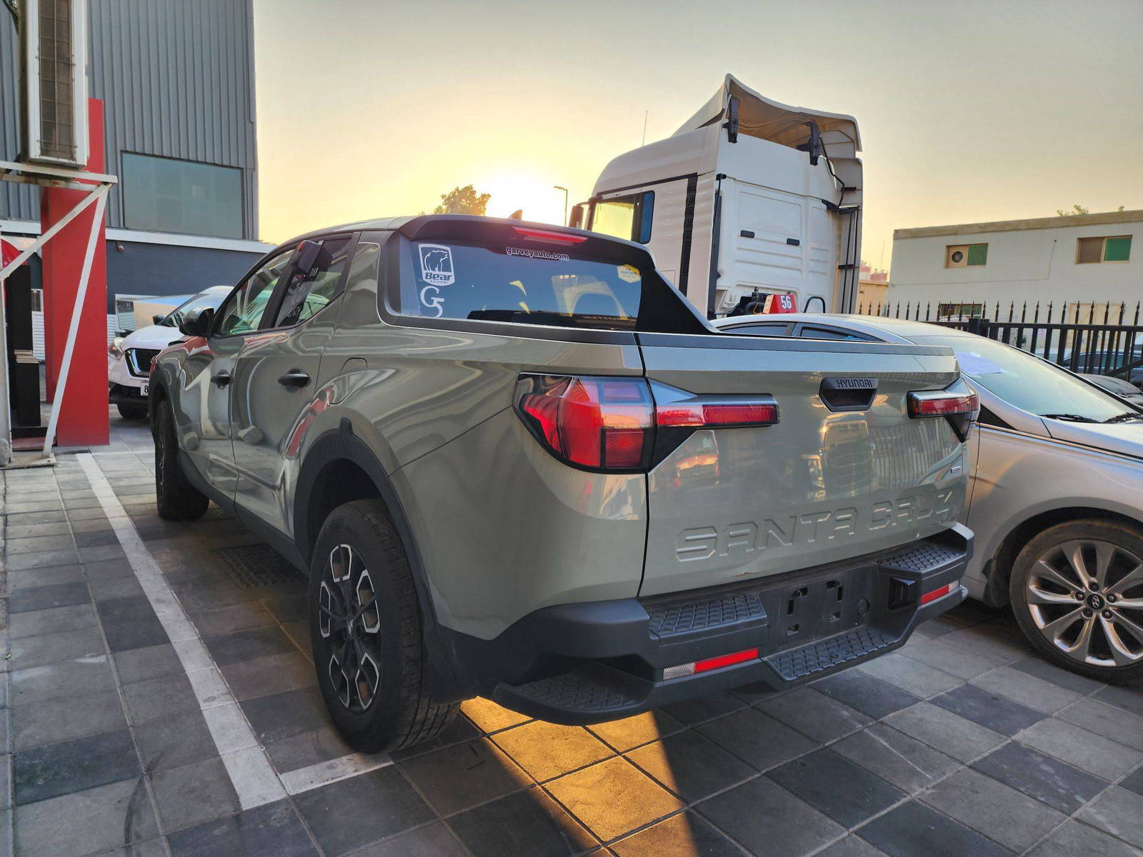 2022 HYUNDAI SANTA CRUZ SEL — 50648 Miles — Lot 63048204 — Al Quoz - Marhaba Auctions Used Cars - Image 5