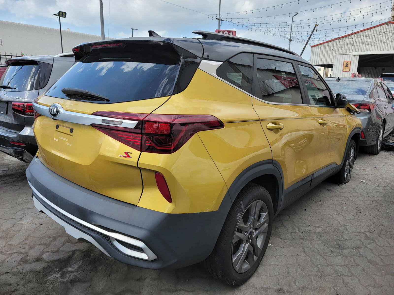 2021 KIA SELTOS — 63460 Miles — Lot 43076367 — Souq - Marhaba Auctions Used Cars - Image 3