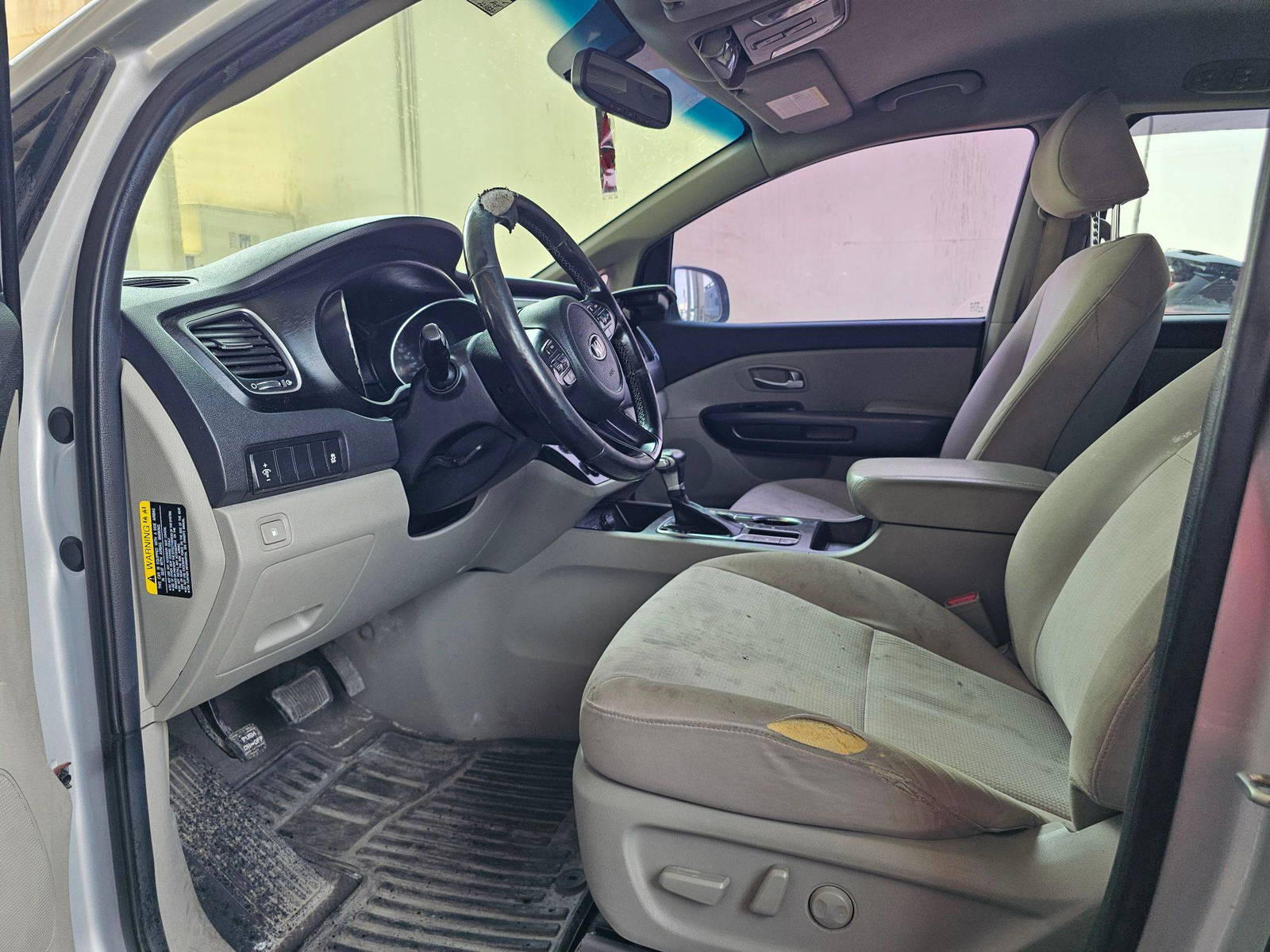 2019 KIA SEDONA — 224827 KM — Lot 12310867 — Souq - Marhaba Auctions Used Cars - Image 8