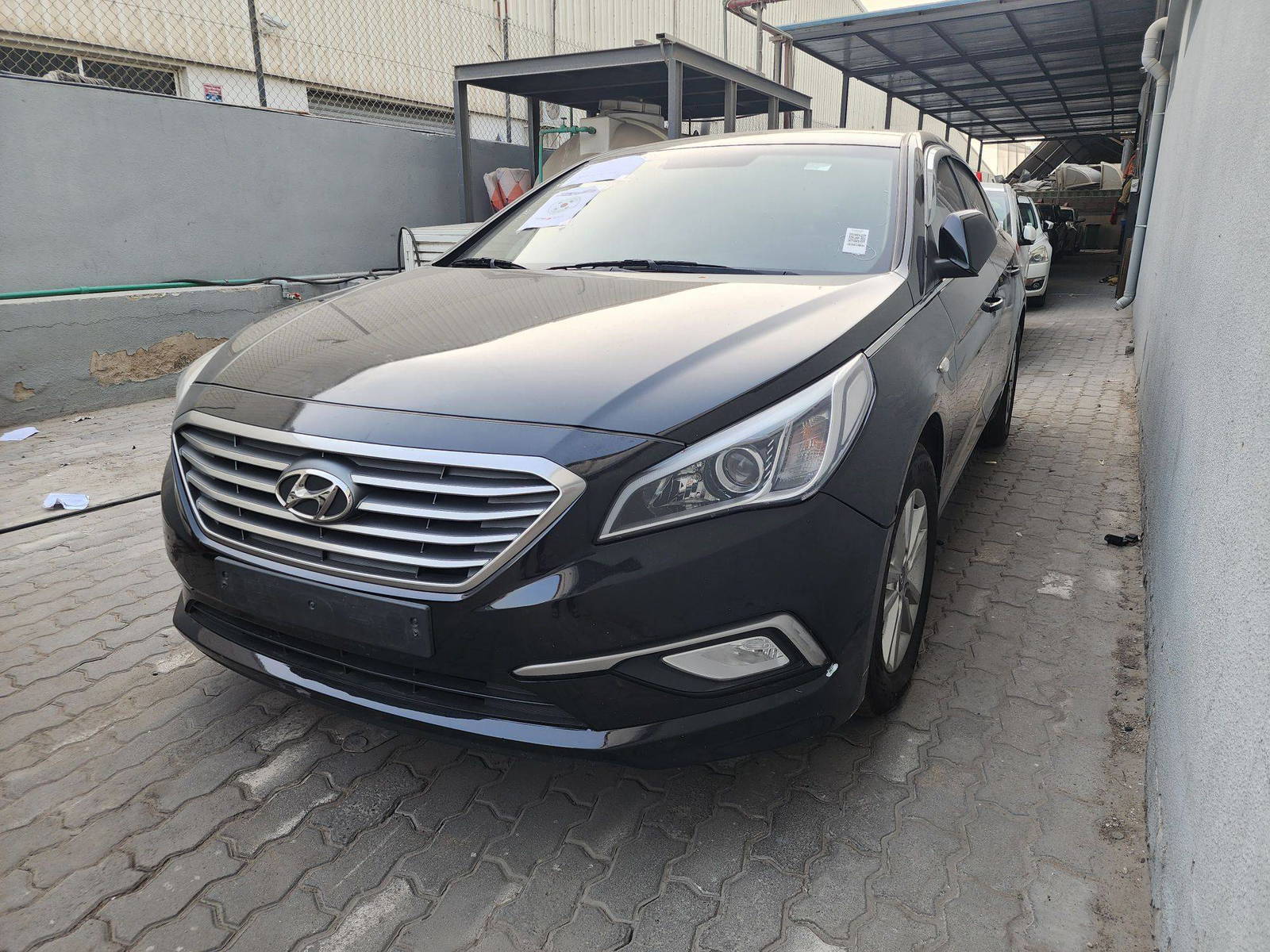 2016 HYUNDAI SONATA — 141281 KM — Lot 192274 — Souq - Marhaba Auctions Used Cars - Image 4