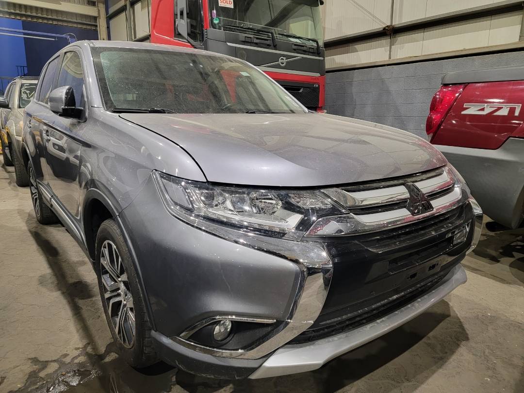 2018 MITSUBISHI OUTLANDER — 66563 Miles — Lot 1JZ071445 — Main - Marhaba Auctions Used Cars - Image 5