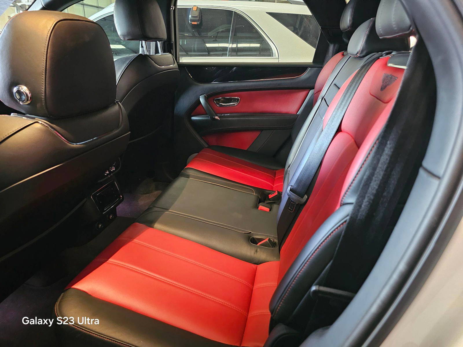 BENTLEY BENTAYGA 2019 - Marhaba Auction Used Cars - Image 10